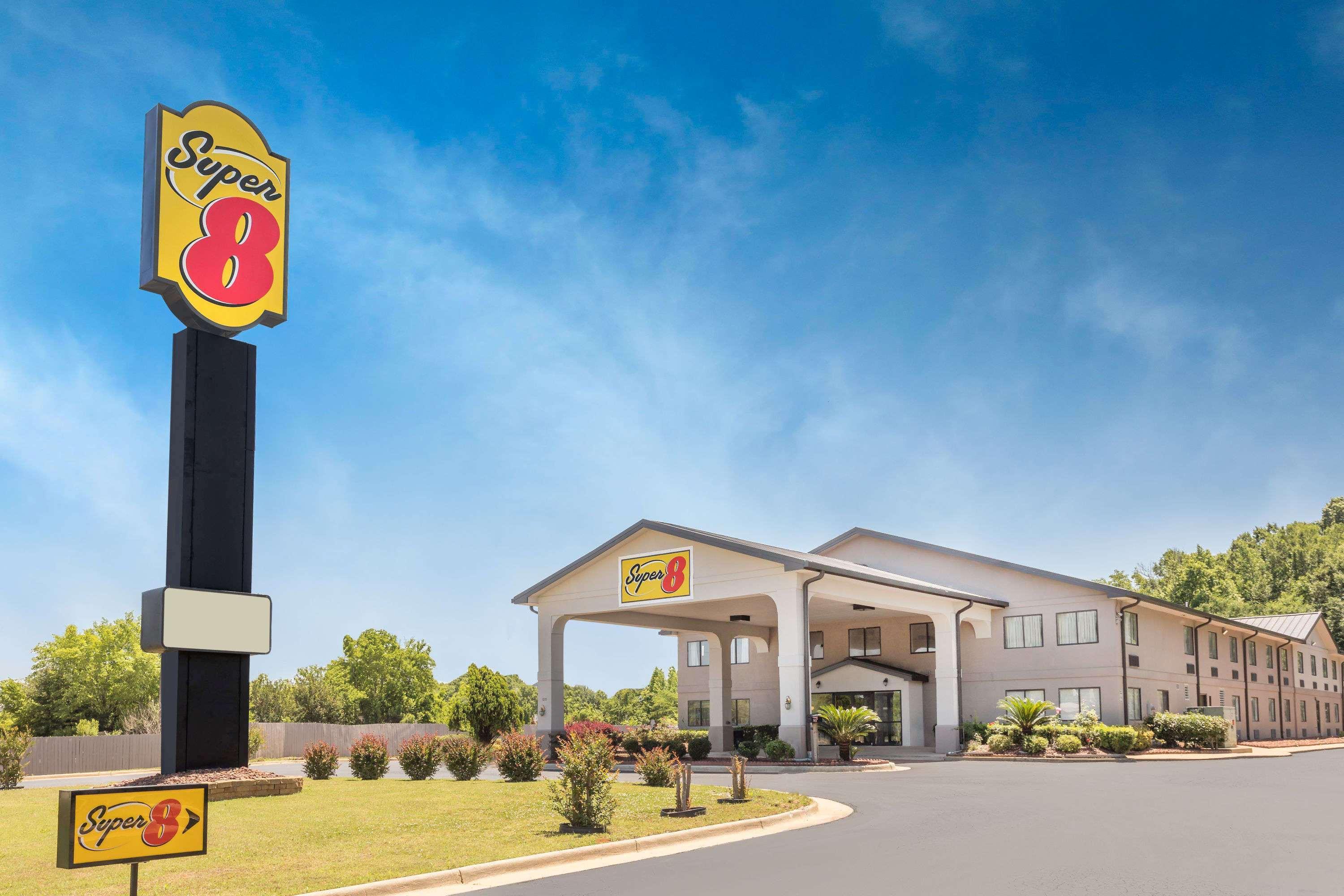Super 8 By Wyndham Montgomery I-65 Екстериор снимка