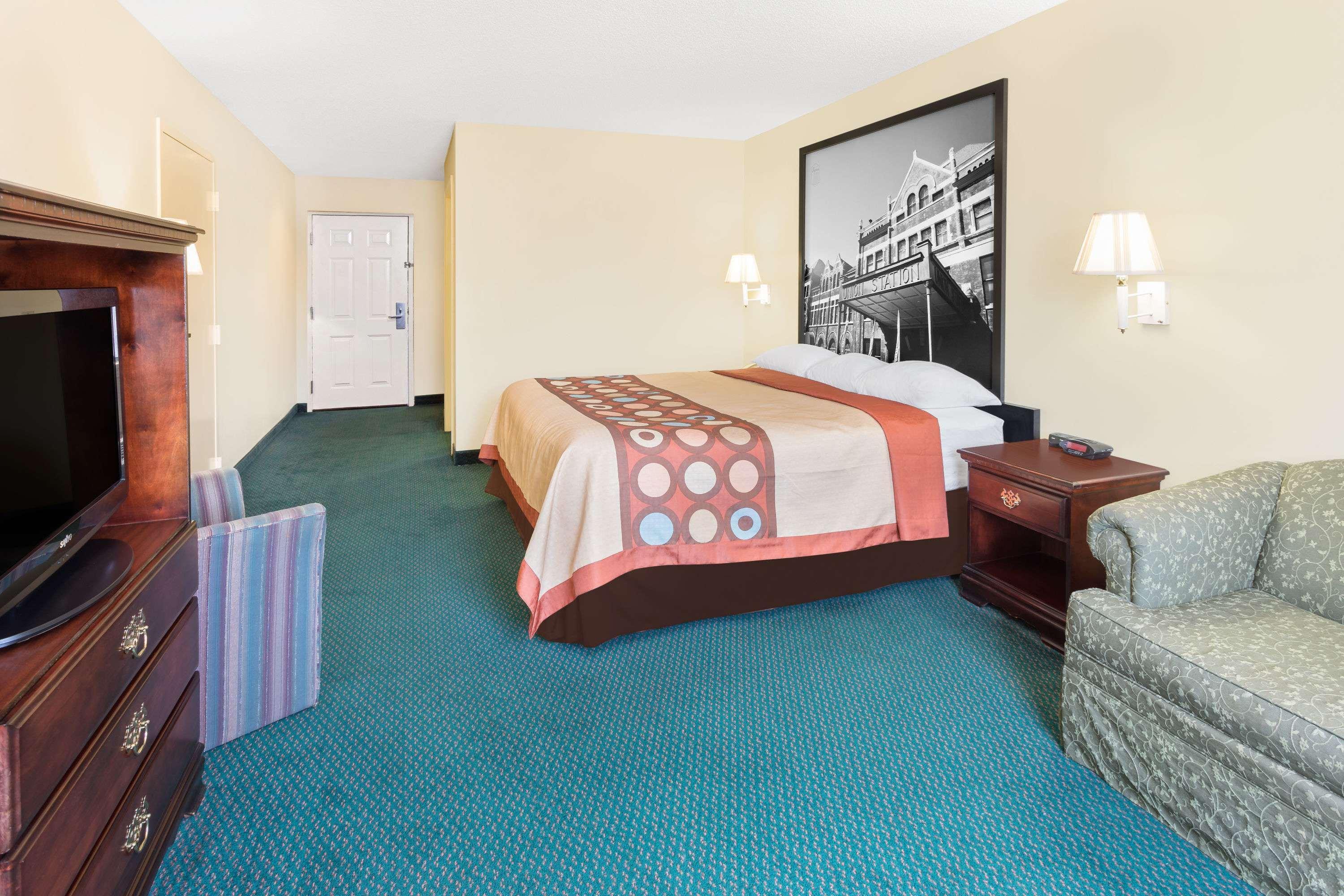 Super 8 By Wyndham Montgomery I-65 Екстериор снимка