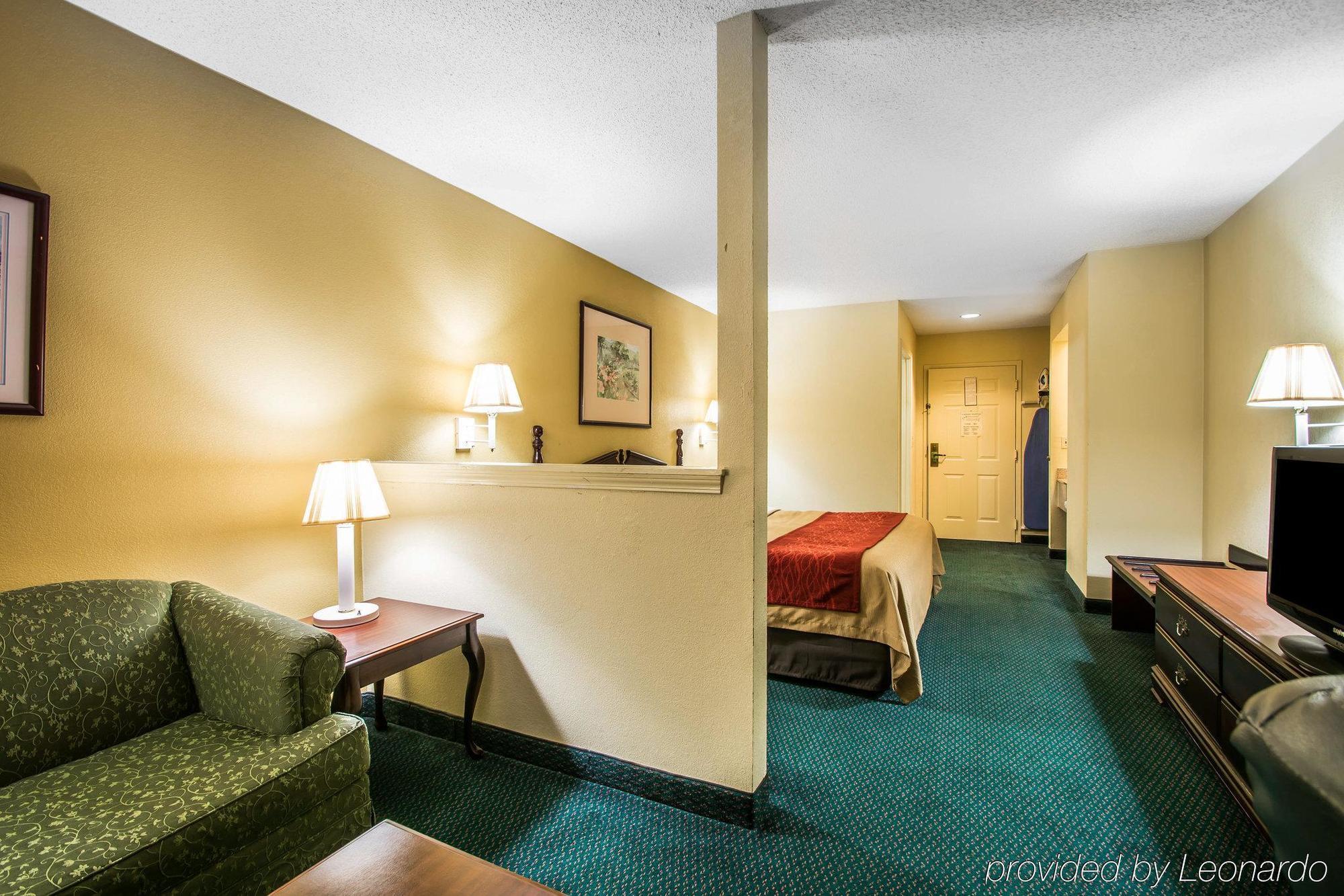 Super 8 By Wyndham Montgomery I-65 Екстериор снимка